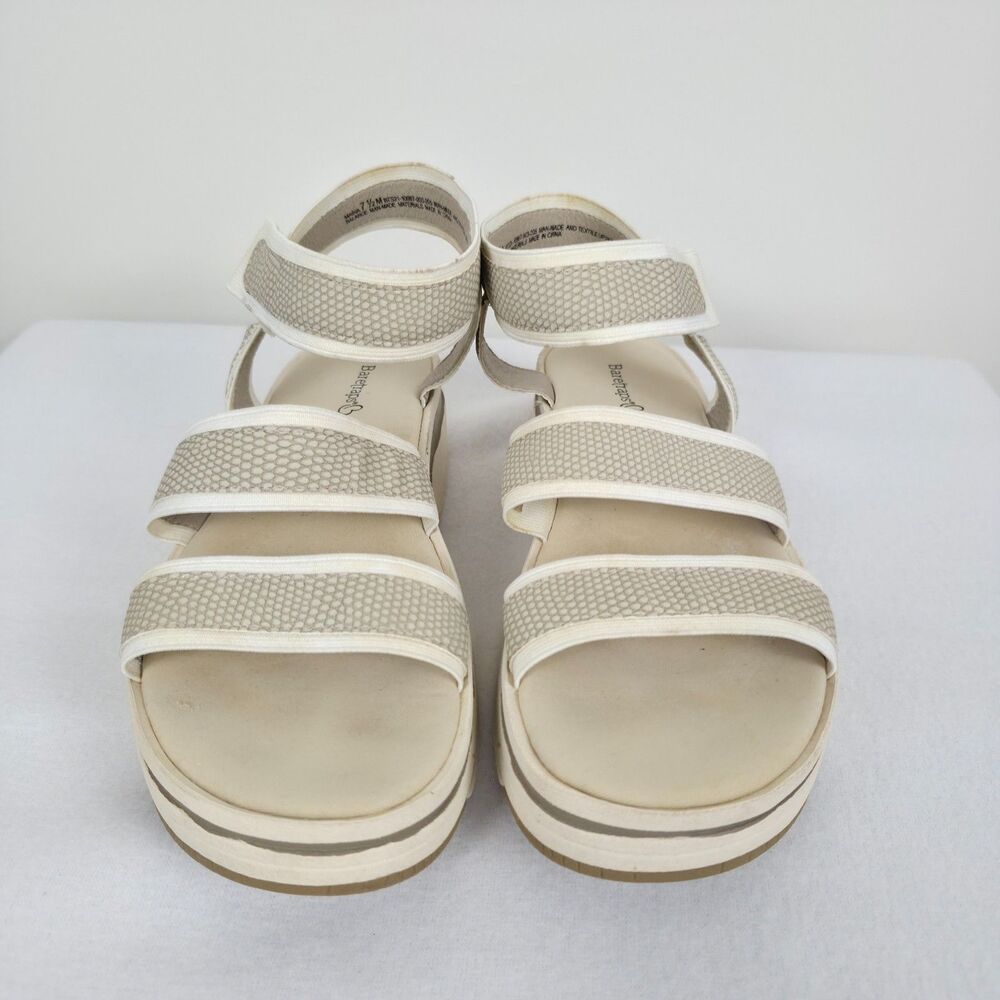 Baretraps Maina Size 7.5 cream strappy platform casual comfort sandals